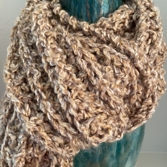 Handcrafted extra long super snuggly scarf - Picture 2 of 6
